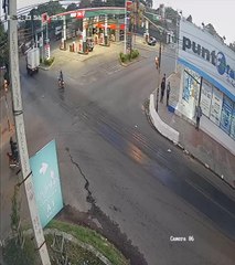 Auto Pasa En Rojo Un Semáforo Y Provoca Accidente En Fernando De La Mora