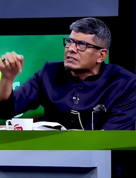 সূরা নাসের' অপব্যাখ্যা নিয়ে চড়াও  হলেন আইনজীবী