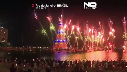 Brasile, Rio de Janeiro inaugura l'albero di Natale galleggiante
