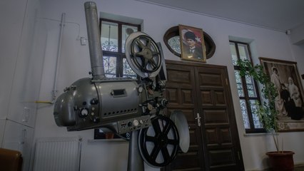 75 yıllık sinema projeksiyon makinesi zamana meydan okuyor