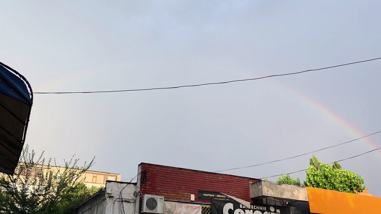 Curcubeul dupa ploaie are culorile tricolorului!