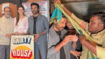 #tereishqmein: Dhanush & Kriti Sanon Make Crowd Go Crazy At Gaiety Galaxy In Mumbai | Aanand L Rai