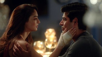 Sandeepa dhar Hot kiss scene