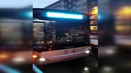 İstanbul’da klasik metrobüs olayı! Yine arızalandı yine yoğunluk oluştu