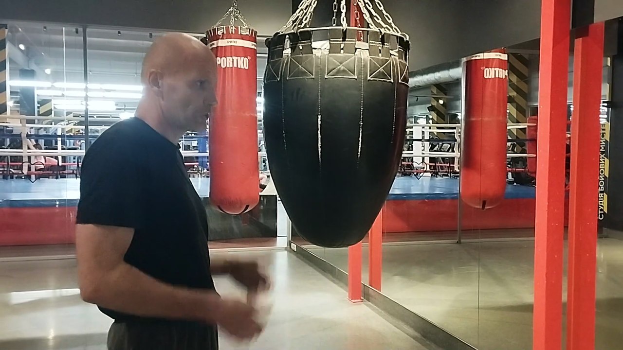 Лівий прямий в голову: як бити по мішку правильно
