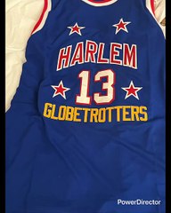 INDUMENTARIA ÚNICOS E INOLVIDABLES LOS HARLEM GLOBETROTTERS WILT CHAMBERLAIN ANTES DE LA NBA ESTUVO NO QUERÍA TANTA PRESIÓN Y LE SIRVIÓ Y REGALITO GRACIAS 47 POR LA GORRA PERO SOY LAKER PERO BUENO PARA MI COLECCIÓN ACEPTO OBSEQUIO DEL ARCHIRRIVAL