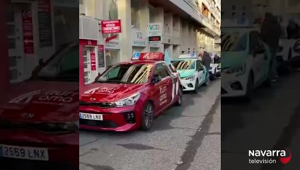 Una caravana de autoescuelas toma el centro de Pamplona