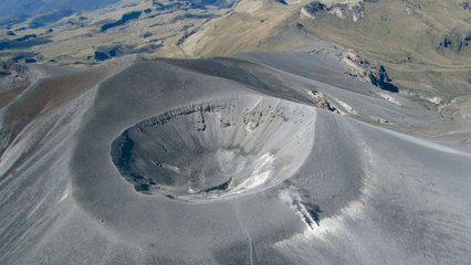 Defensa Civil evalúa evacuaciones en Cauca tras alerta naranja del volcán Puracé