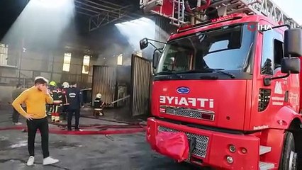 Mersin’de palet imalathanesinde çıkan yangın kontrol altına alındı