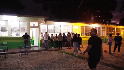 Votantes hondureños se quedan sin poder votar | Cierre de urnas en Honduras