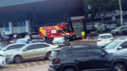 Mulher é socorrida após sofrer queda no Bairro Coqueiral