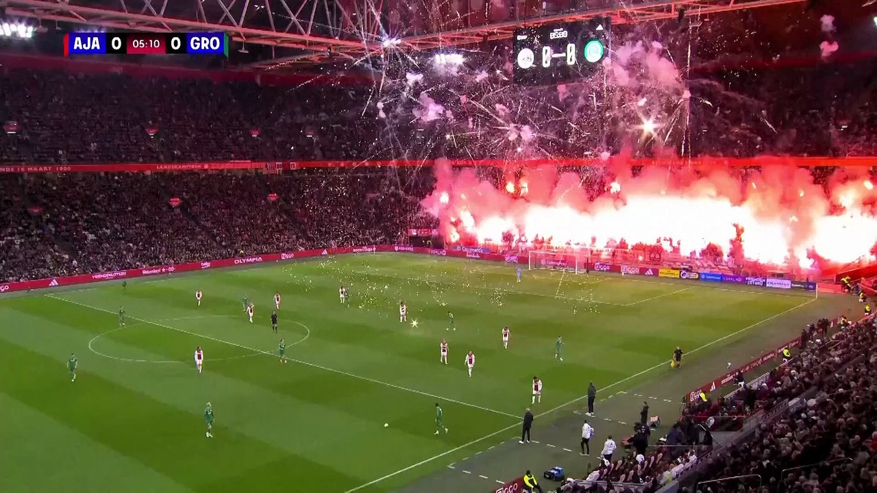 Feuerwerk zwingt Ajax-Spiel in Amsterdam zum Abbruch