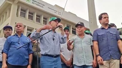 Leonel Fernández afirma que:  "El País está en Bancarrota"