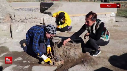 Van'daki Osmanlı kışlasında askerlerin "dokuz taş" oynadığı belirlendi