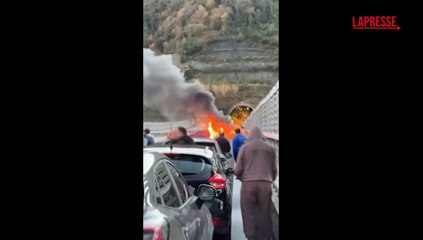 Reggio Calabria: assalto a portavalori, rubati due milioni. Le auto incendiate sulla A2