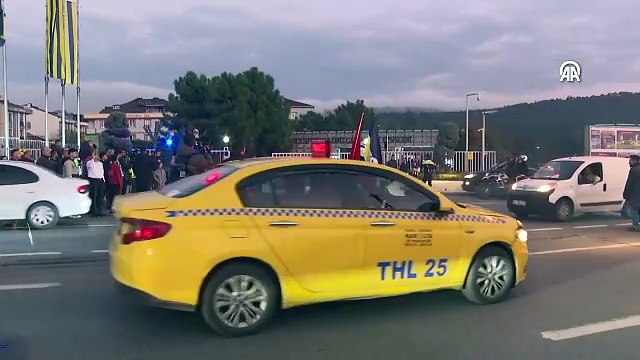 Fenerbahçe, derbi için Chobani Stadı'na hareket etti