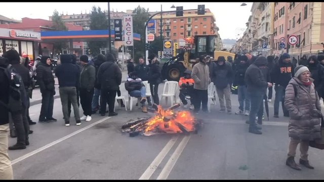 Ex Ilva, a Genova proteste e blocco stradale contro il ciclo corto