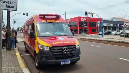 Adolescente venezuelana de 14 anos é atropelada na Avenida Carlos Gomes em Cascavel