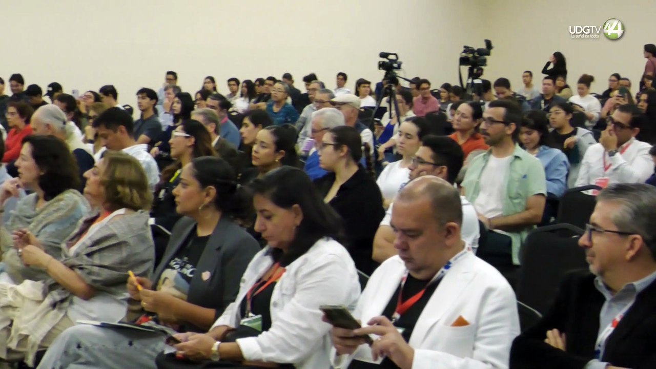 Régimen mexicano: monstruo de dos cabezas, una...