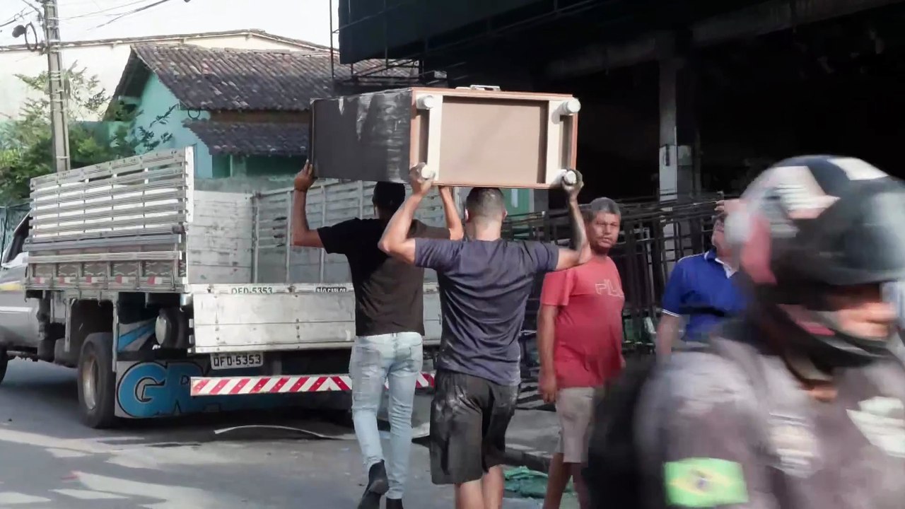 Incêndio de Grandes Proporções Destrói Loja de Móveis em Araçoiaba: Causas, Prejuízos e Impactos na Comunidade