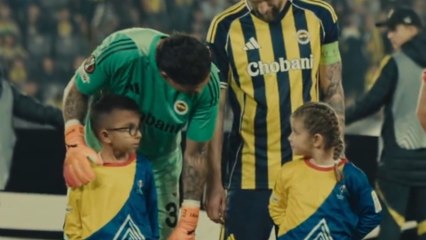 Ederson, le dice te amo en lenguaje de signos a una niña sorda