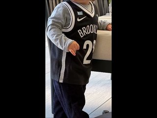 Η Αλεξάνδρα Νίκα απαθανάτισε τον Αργυρό junior με φανέλα με το επίθετό του & αμέσως έγινε viral!