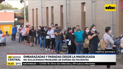 Embarazadas esperan turno paradas en Hospital San Pablo