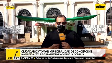 Ciudadanos toman la Municipalidad de Concepción
