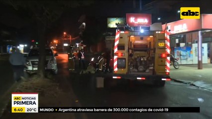 Motociclista embistió contra un vehículo en San Lorenzo