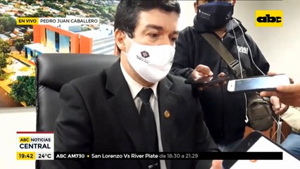 Padre de niña abusada se presenta ante la fiscalía