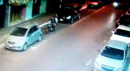 Motochorros asaltan a funcionaria de ABC Color