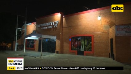 Motochorros asaltan local comercial en Luque