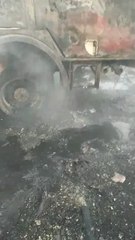 El camión hidrante fue consumido por las llamas.