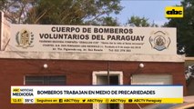 Bomberos trabajan en medio de precariedades