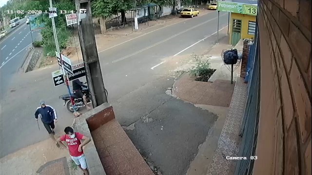 Motochorros asaltan con un machete a un joven en Itauguá