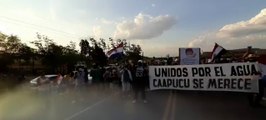 Manifestación de pobladores de Caapucú ante la falta respuesta a la carencia de agua