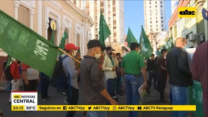 Campesinos exigen correcta distribución de tierras