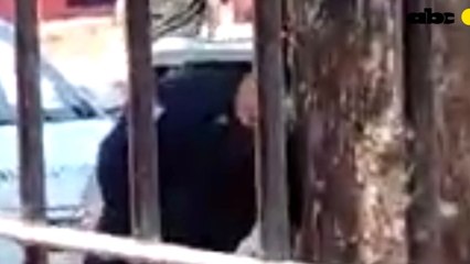 Policías de Fernando de la Mora fuero acusados por vecinos de querer implantar droga a un joven