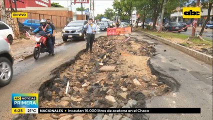Obra de Essap abandonada sobre la avenida Mariscal López