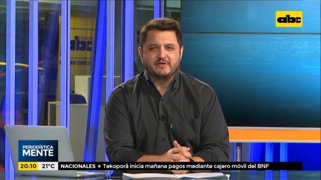 Varios árboles caídos por fuertes vientos