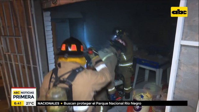 Incendio en local de comidas rápidas