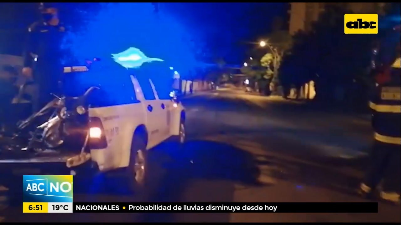 Dos heridos tras choque contra ambulancia
