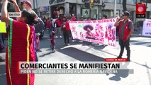 Comerciantes otomíes se movilizan en CDMX para exigir vivienda y espacios de venta