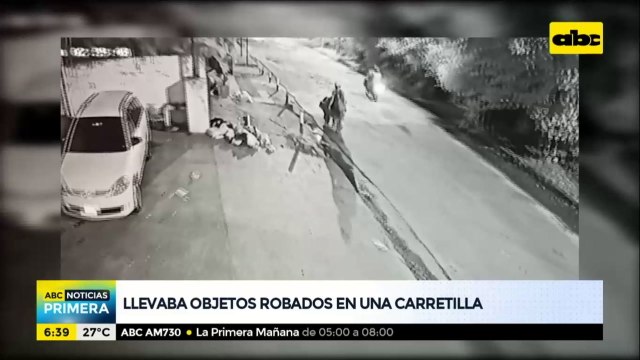 Detenido mientras llevaba objetos robados en una carretilla