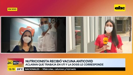 Polémica por nutricionista que recibió vacuna anticovid