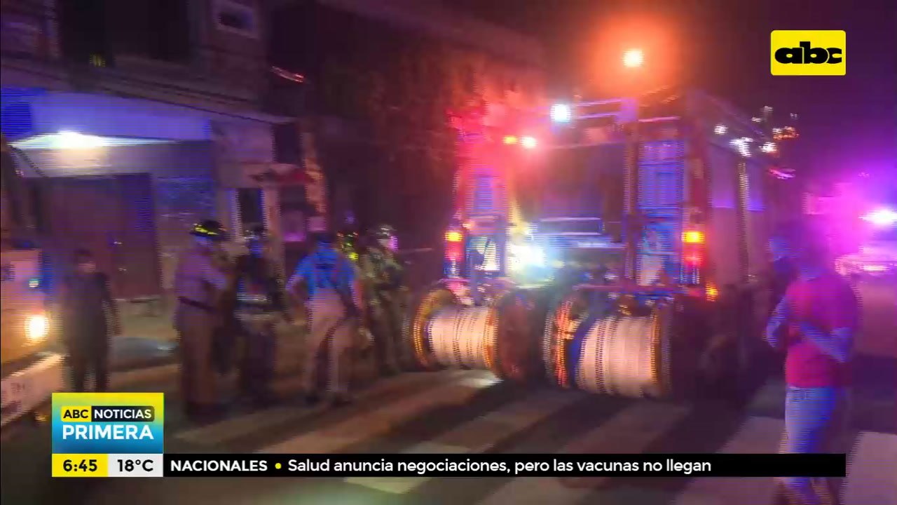 Principio de incendio en un edificio del microcentro