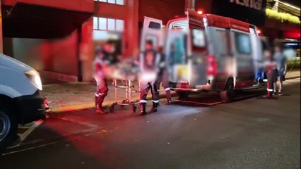 Idosa é socorrida pelo Samu após suspeita de ACV no Centro de Cascavel