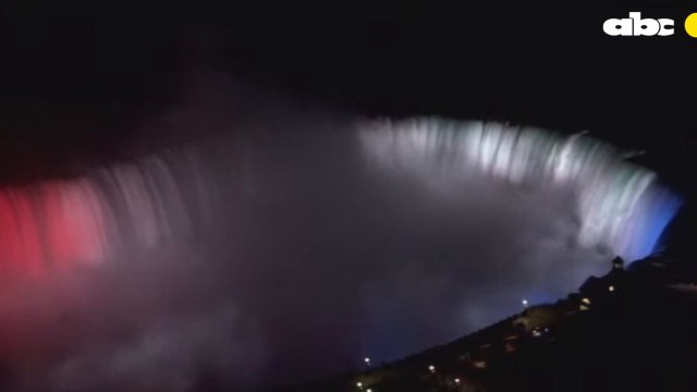 Las Cataratas del Niágara se tiñeron con los colores patrios en honor a nuestro aniversario de independencia