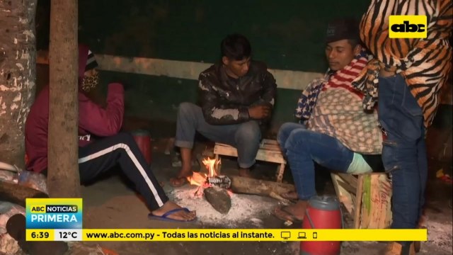 Nativos que acampan frente al INDI denuncian que son ignorados por la institución