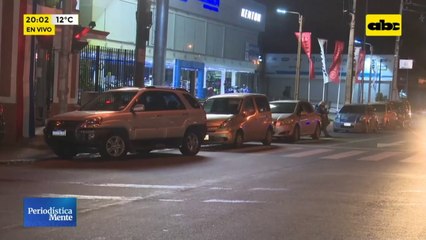 Adultos mayores hicieron vigilia en espera de vacuna anticovid